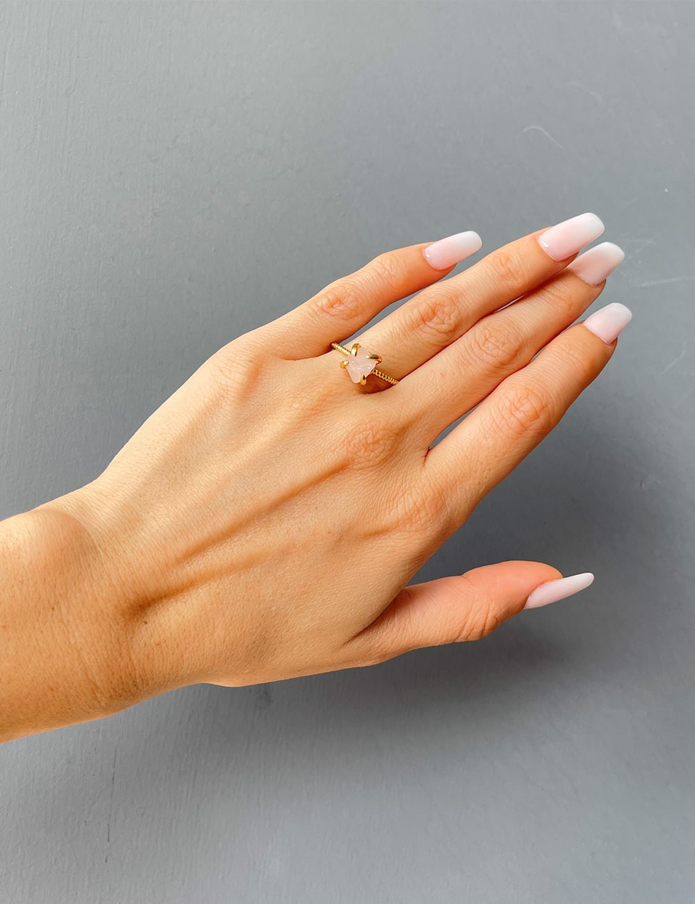 DESCONTINUADO ANILLO DE CUARZO ROSA