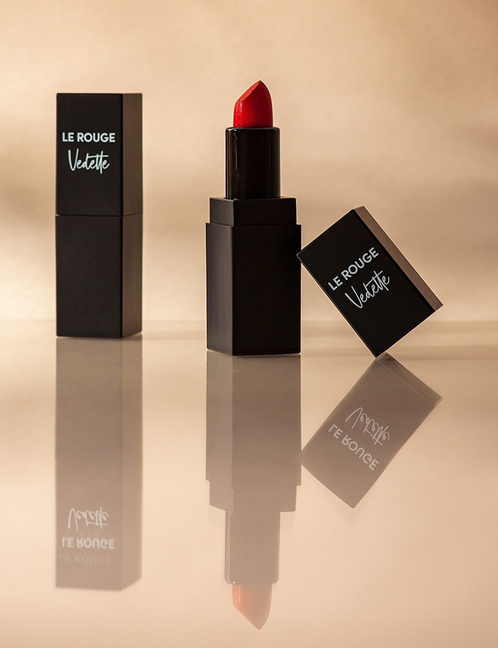 PACK LE ROUGE + KABUKI BRUSH: Labial rojo con brocha para maquillaje